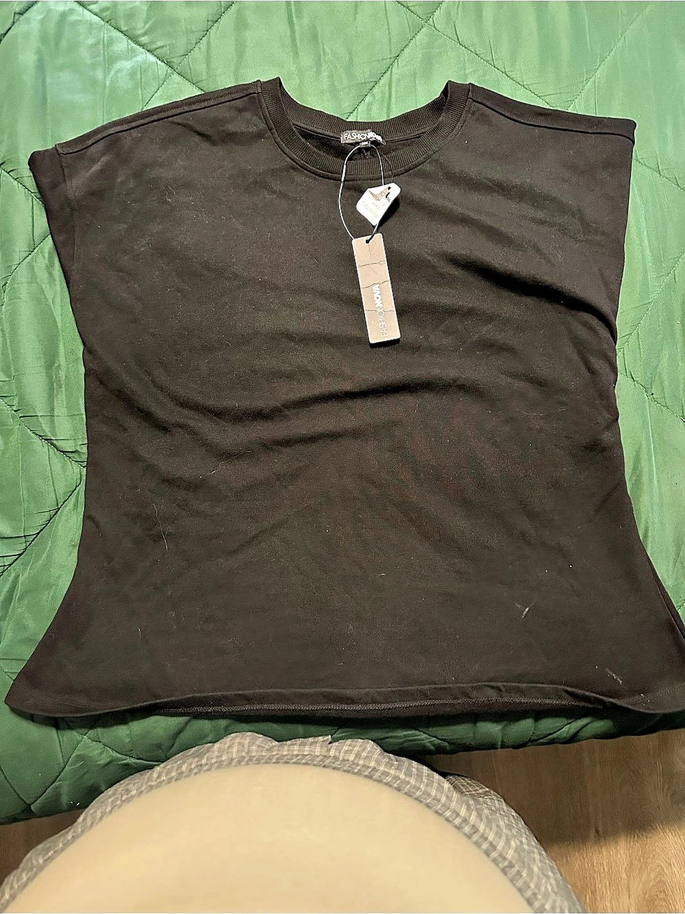 Fashion Nova Short Sleeve Top in Black & Purple